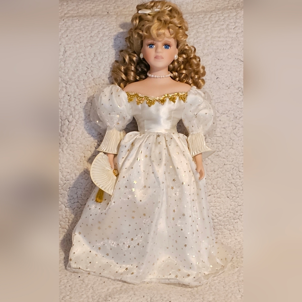 17" Beautiful Vintage Porcelain Doll